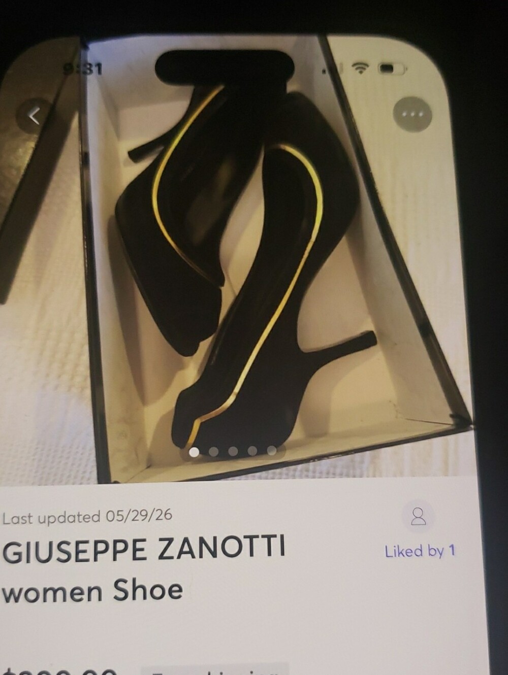 Giuseppe Zanotti Black Pumps with Gold Piping